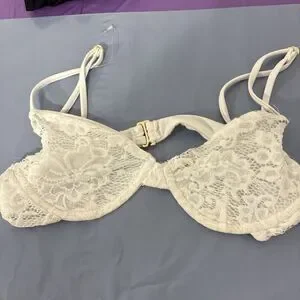 Beach Riot | Swim | Nwt Beach Riot White Lace Medium Bikini Top ...
